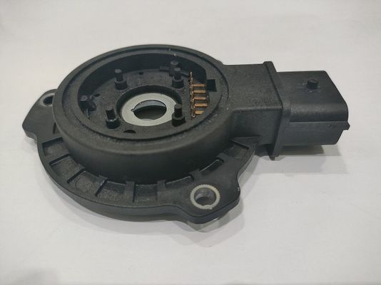 Machine de moulage par injection verticale de plastique de 120 tonnes utilisée pour les pièces automobiles
