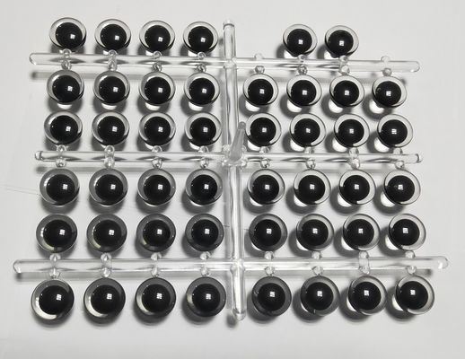 Les accessoires pour yeux de poupée fabriqués par une machine de moulage par injection à glisser unique verticale de 160 tonnes