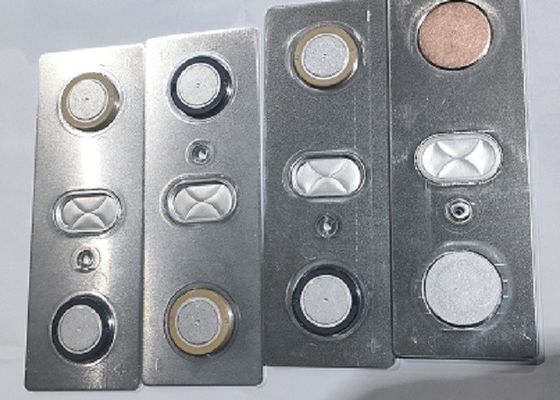 Machine de moulage par injection à double couleur verticale de 120 tonnes pour le couvercle de la batterie de nouvelle énergie