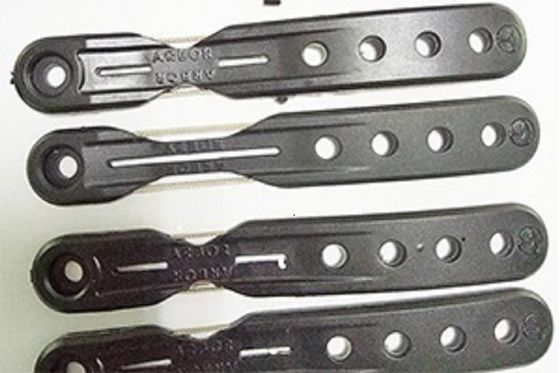 Machine de moulage par injection verticale de 85 tonnes de produits en plastique utilisée pour les accessoires de montres