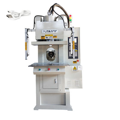 Machine de moulage par injection verticale de type C de 55 tonnes pour la fabrication de câbles de données USB