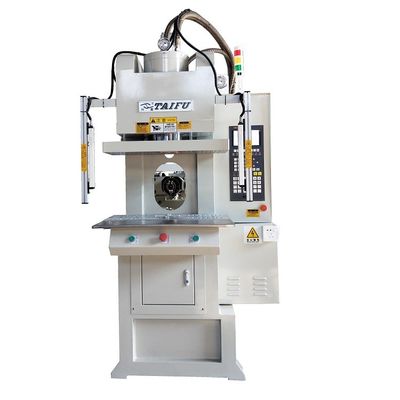 Machine de moulage par injection verticale de type C de 55 tonnes pour la fabrication de fil sous-marin