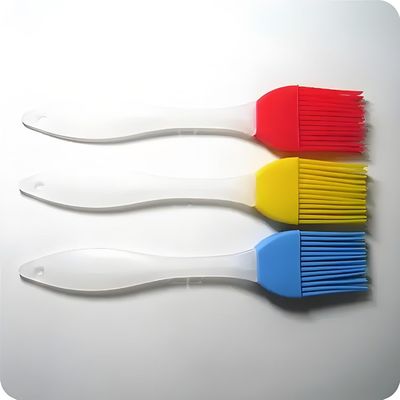 Machine de moulage par injection de silicone liquide pour la fabrication de pinces en silicone