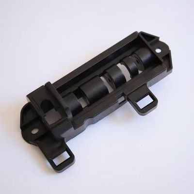 Machine de moulage par injection verticale à double glissement à haut rendement pour la fabrication de pièces automobiles
