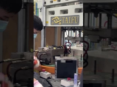 Machine de moulage par injection verticale de 200 tonnes avec table basse