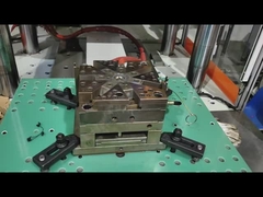 Machine de moulage par injection verticale à glissade unique de 160 tonnes utilisée pour le filtre à air de cabine